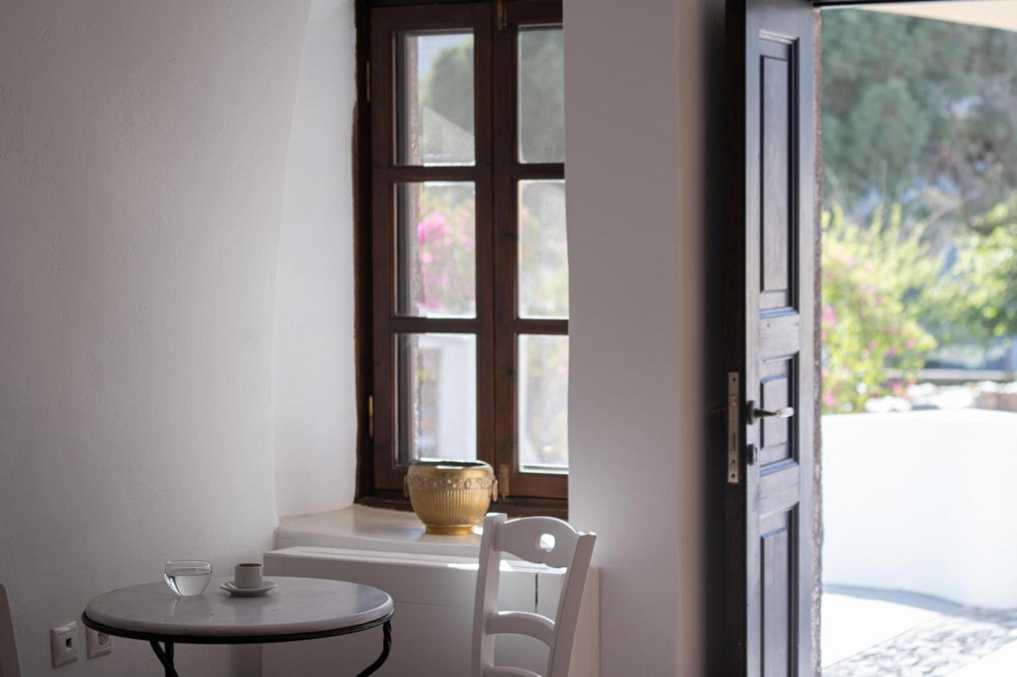 Madame Kalitsi Cozy Suites Тира Экстерьер фото