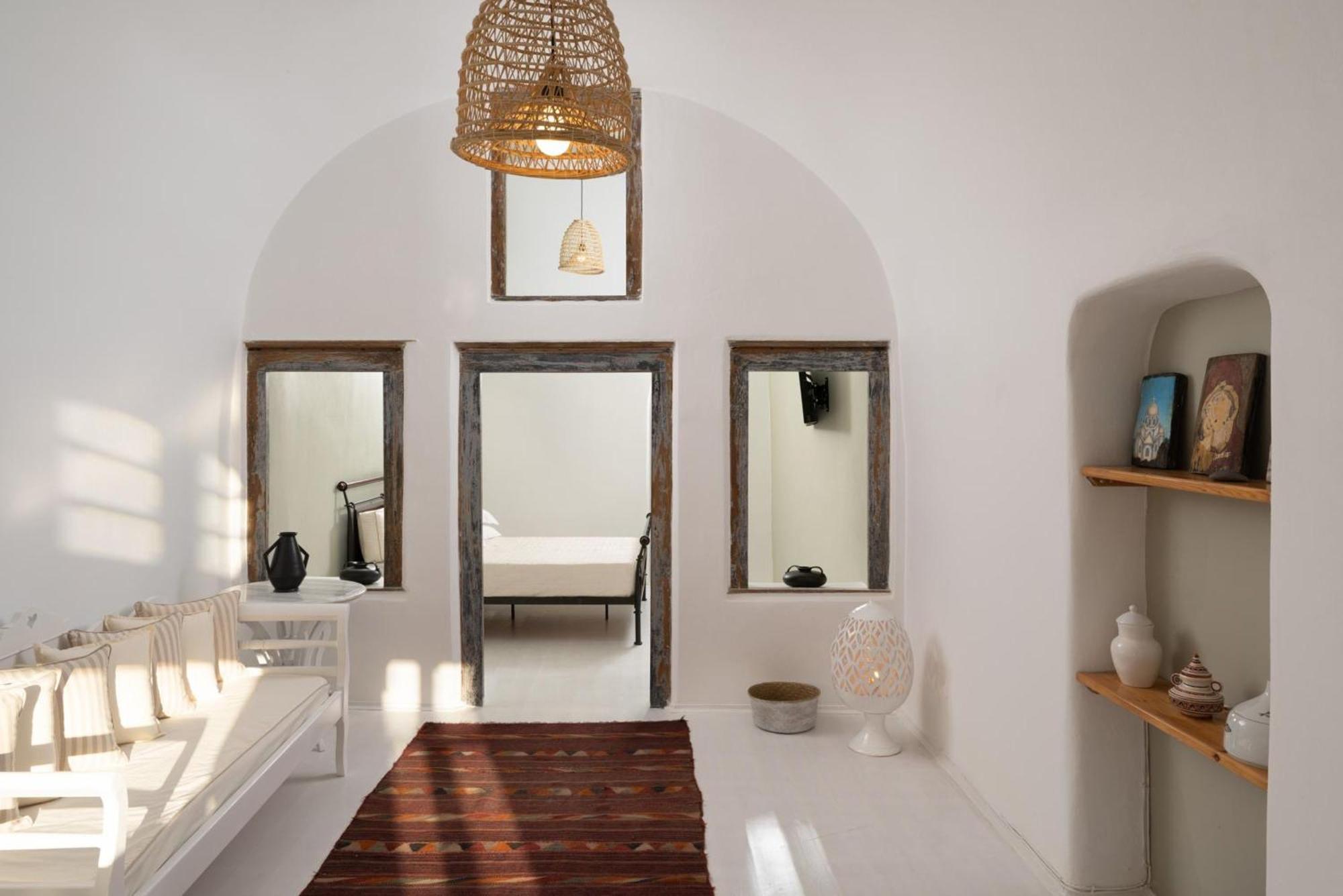 Madame Kalitsi Cozy Suites Тира Экстерьер фото