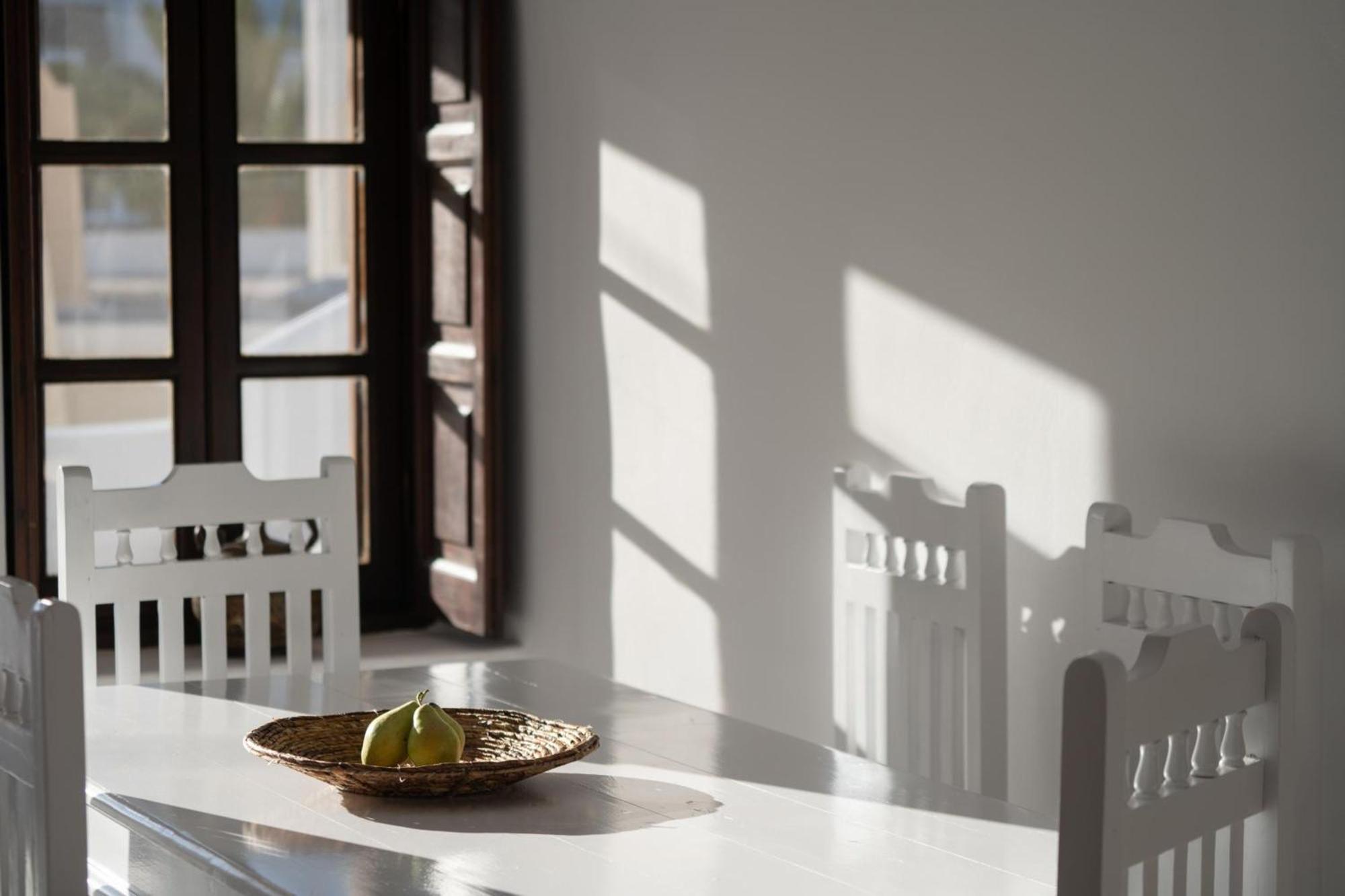 Madame Kalitsi Cozy Suites Тира Экстерьер фото