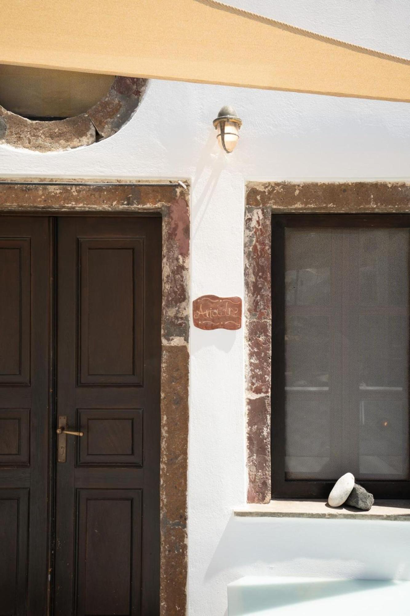 Madame Kalitsi Cozy Suites Тира Экстерьер фото