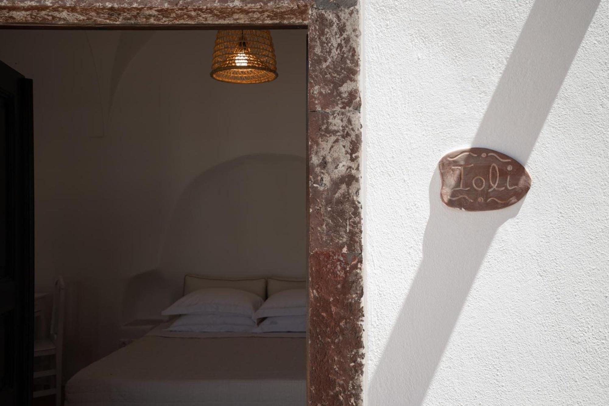 Madame Kalitsi Cozy Suites Тира Экстерьер фото