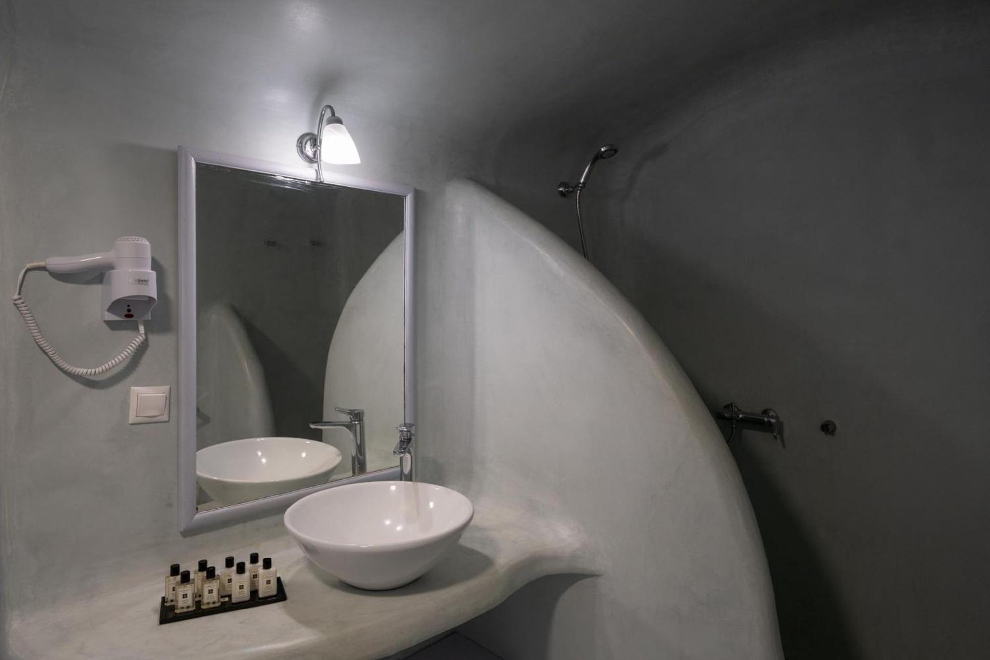 Madame Kalitsi Cozy Suites Тира Экстерьер фото