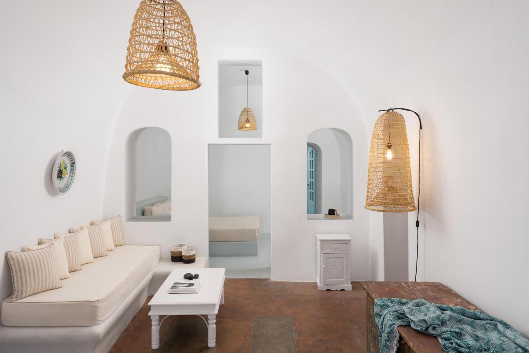 Madame Kalitsi Cozy Suites Тира Экстерьер фото